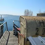 Hausboot Kaddi's Sunshine - Huus & Botel *