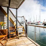 Botel Hausboot Kaddi's Sunshine - Huus &
