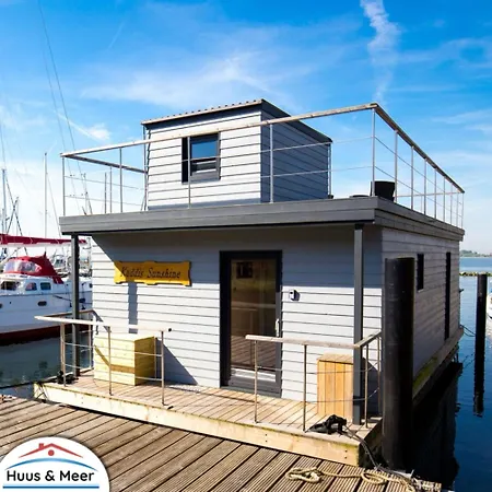 Hausboot Kaddi`s Sunshine - Huus&meer Botel Fehmarn