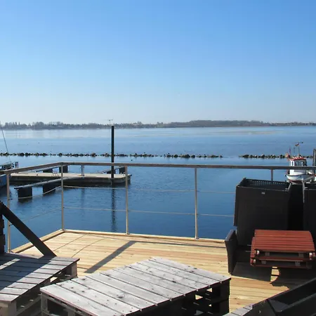 Hausboot Kaddi's Sunshine - Huus & Botel *