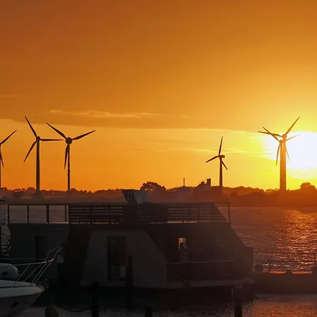 Botel Hausboot Kaddi's Sunshine - Huus & Fehmarn