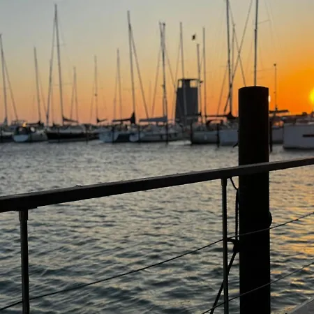 Hausboot Kaddi's Sunshine - Huus & * Fehmarn