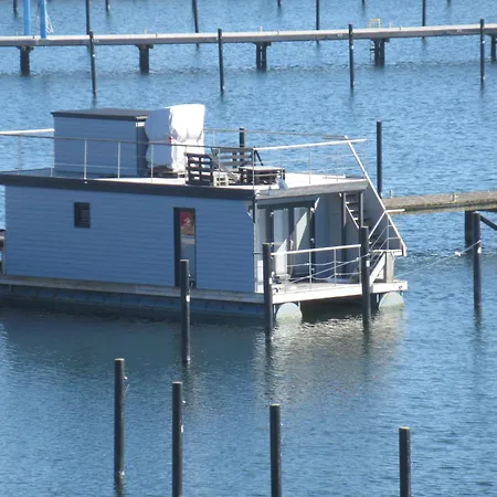 Hausboot Kaddi's Sunshine - Huus & Bådhotel Femern