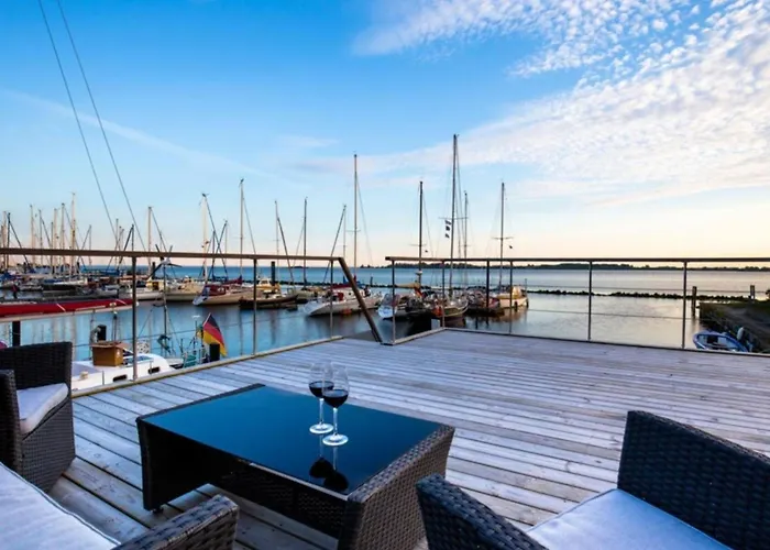 Hausboot Kaddi's Sunshine - Huus & Bådhotel *